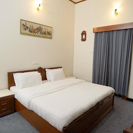 Bed and Breakfast The Edgeworth à Shimla Extérieur photo
