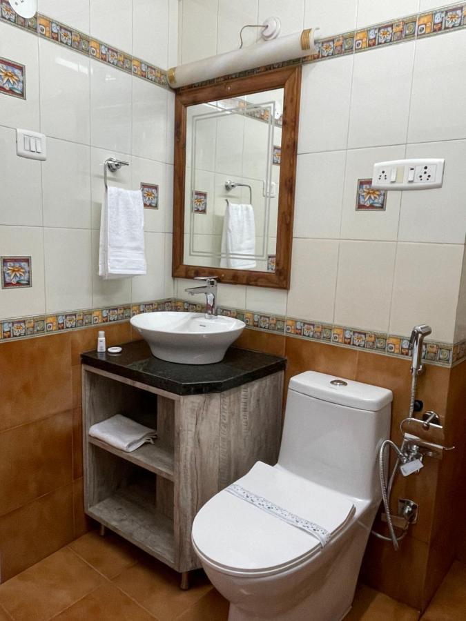 Bed and Breakfast The Edgeworth à Shimla Extérieur photo